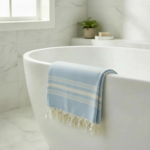 Bawełniany ręcznik peshtemal jasnoniebieski z frędzlami